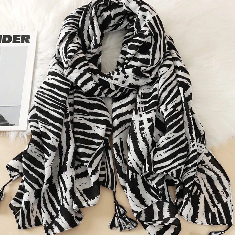 Lässiger Schal Mit Zebra-Print