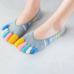 5 -fingers -sukat värillisillä raidoilla