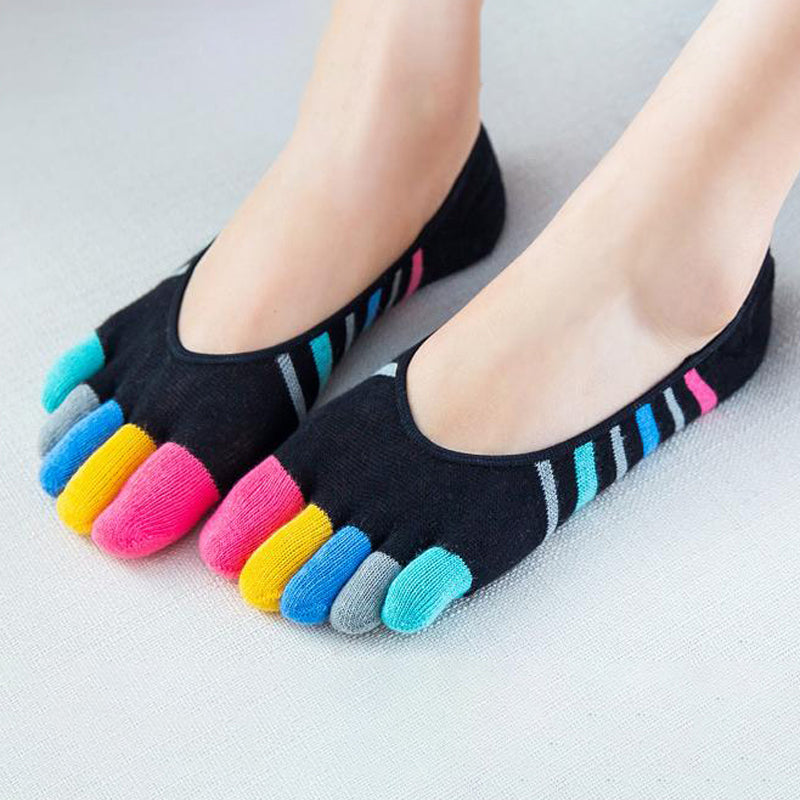 5 -fingers -sukat värillisillä raidoilla