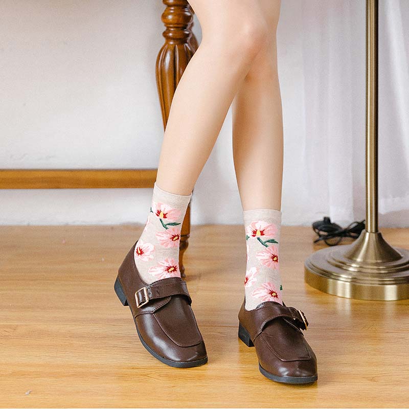 Vintage -kukkaiset sukat