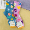 Entspannte blumige Socken