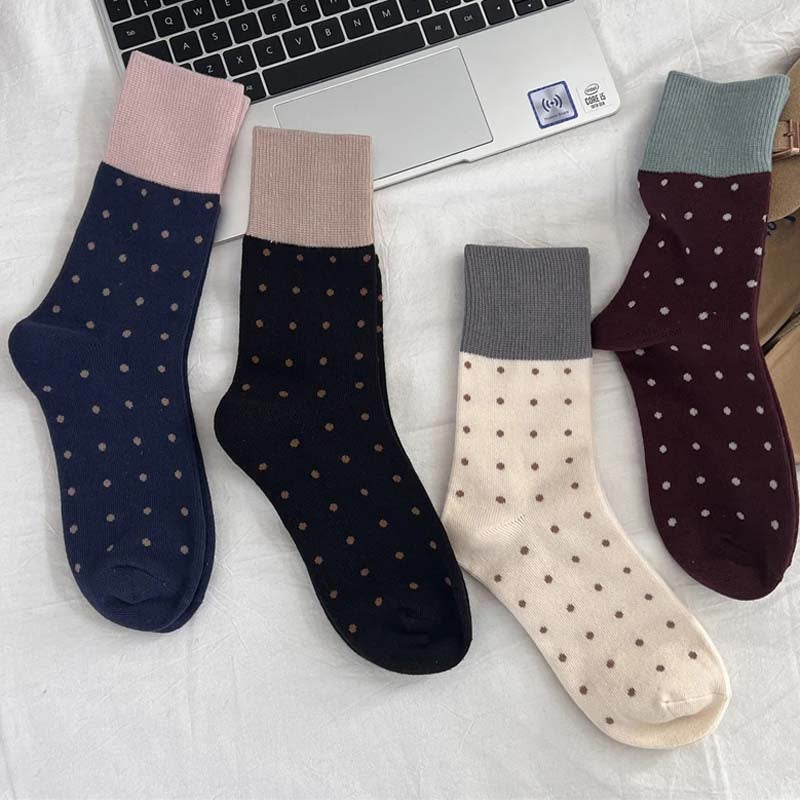 Gepunktete Socken Im Farbblockdesign